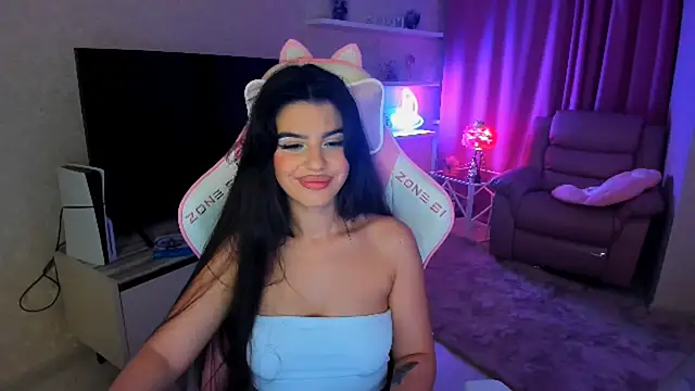 Snapshot of AlluringAriel chatting on September 22, 7:45 pm AlluringAriel online show from September 22, 7:45 pm