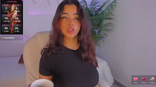 Snapshot of Ariana_Pierce chatting on October 24, 12:45 pm Ariana Pierce online show from October 24, 12:45 pm