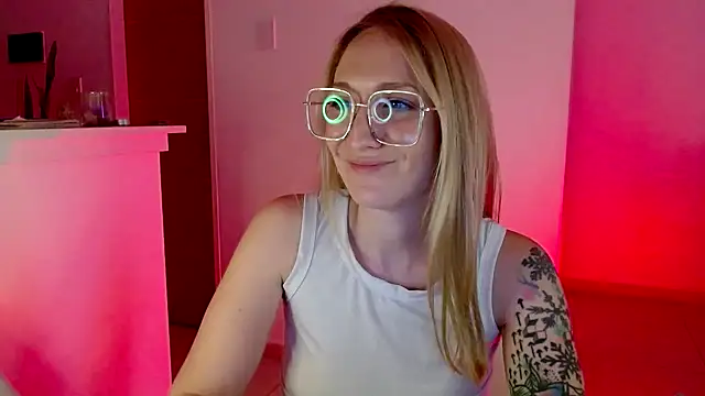 Snapshot of CabledHeredity chatting on October 16, 7:16 pm CabledHeredity online show from October 16, 7:16 pm