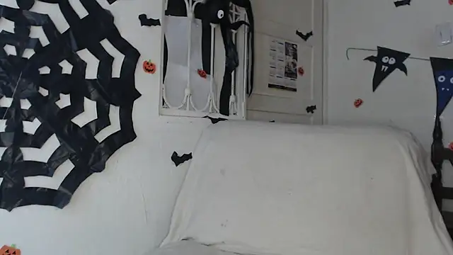 Snapshot of pervertsteens3 chatting on November 1, 8:51 am pervertsteens3 online show from November 1, 8:51 am