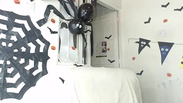 Snapshot of pervertsteens3 chatting on October 25, 7:38 am pervertsteens3 online show from October 25, 7:38 am