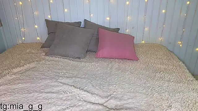 Mia Mia M online show from September 22, 7:29 am