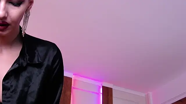 SkylerSpark online show from October 7, 9:30 pm