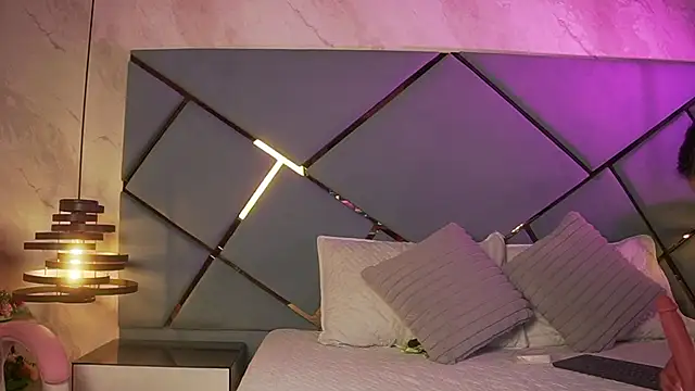 giorgia 13 online show from November 8, 3:33 am