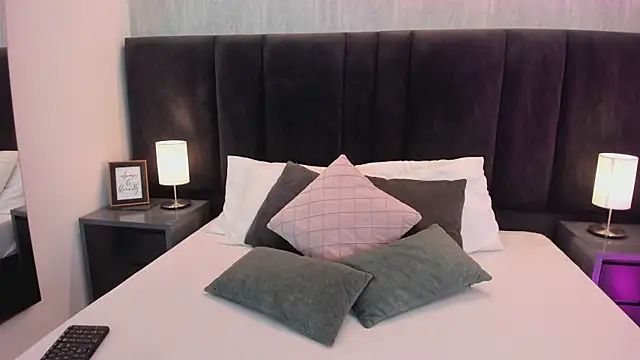 Freyaa   online show from September 29, 9:20 pm