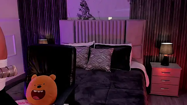 Lillyortiz online show from June 1, 8:32 pm