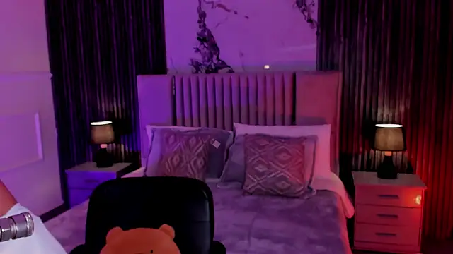 Lillyortiz online show from July 14, 8:02 pm