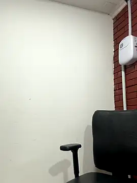 SaraBraun  online show from October 17, 7:39 pm