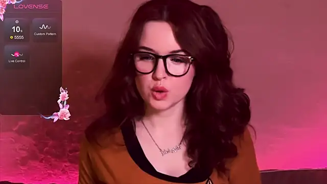 LaurenRossss online show from October 7, 4:06 am