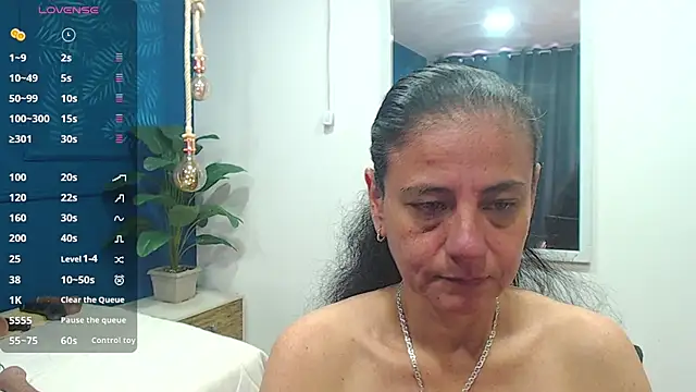 Snapshot of sasi_luna chatting on October 30, 4:19 pm sasi luna online show from October 30, 4:19 pm