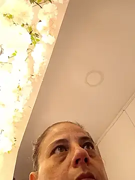 Snapshot of sasi_luna chatting on October 1, 1:27 pm sasi luna online show from October 1, 1:27 pm