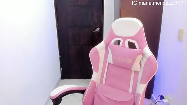 Snapshot of maria_mendez_ chatting on October 6, 5:46 am maria mendez online show from October 6, 5:46 am