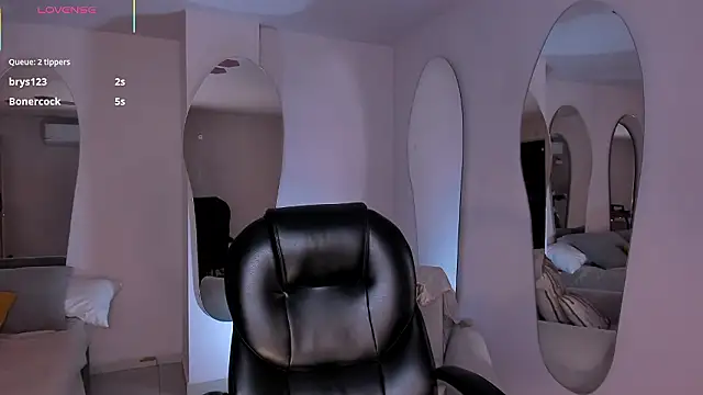 BellaCarteer  online show from March 9, 2:15 am