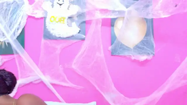 Snapshot of kinkyandsavage chatting on October 11, 7:49 pm kinkyandsavage online show from October 11, 7:49 pm