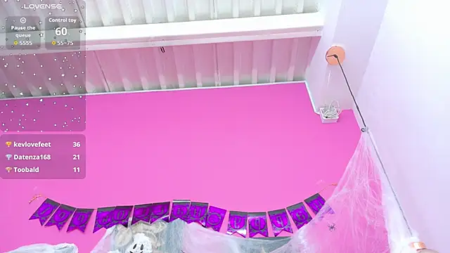 Snapshot of kinkyandsavage chatting on October 22, 7:19 pm kinkyandsavage online show from October 22, 7:19 pm