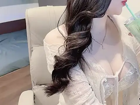 Eva-Public online show from September 26, 9:18 am