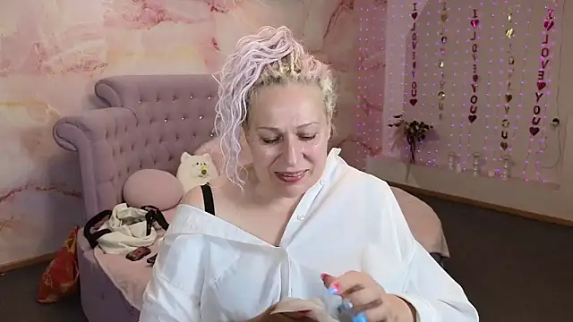 Penelope Pinky online show from September 23, 3:26 am