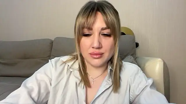 VickyLove047 online show from April 19, 7:19 am