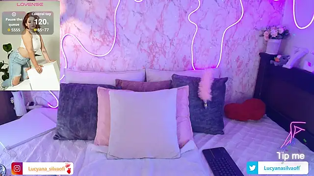 Snapshot of LucyanaSilva chatting on October 16, 3:58 pm LucyanaSilva online show from October 16, 3:58 pm