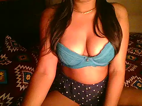 hot  surbhi online show from October 22, 8:36 pm