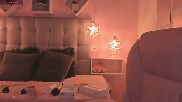 Snapshot of melanie_hh chatting on October 21, 4:27 am melanie hh online show from October 21, 4:27 am