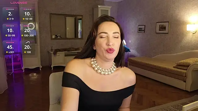 AnneHaddaway online show from October 25, 9:10 pm