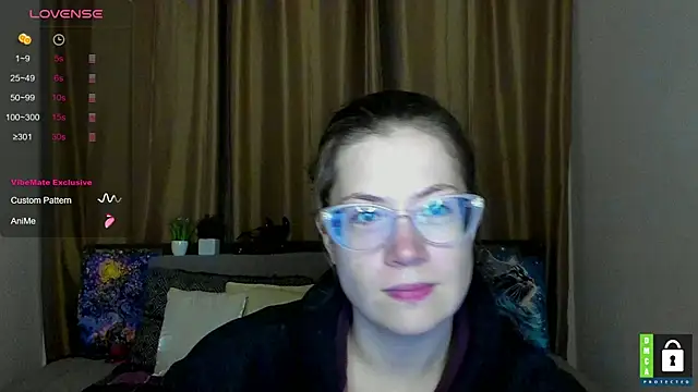 Snapshot of Alicia_redfollow chatting on October 17, 11:24 am Alicia redfollow online show from October 17, 11:24 am