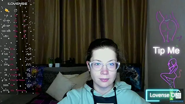 Snapshot of Alicia_redfollow chatting on October 29, 6:32 pm Alicia redfollow online show from October 29, 6:32 pm