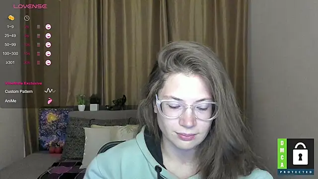 Snapshot of Alicia_redfollow chatting on September 13, 5:21 pm Alicia redfollow online show from September 13, 5:21 pm