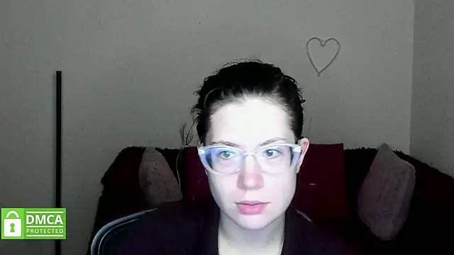 Snapshot of Alicia_redfollow chatting on October 18, 11:24 am Alicia redfollow online show from October 18, 11:24 am