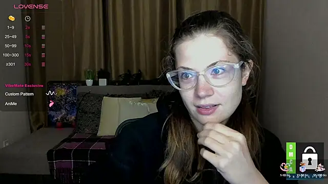 Snapshot of Alicia_redfollow chatting on September 18, 11:31 am Alicia redfollow online show from September 18, 11:31 am