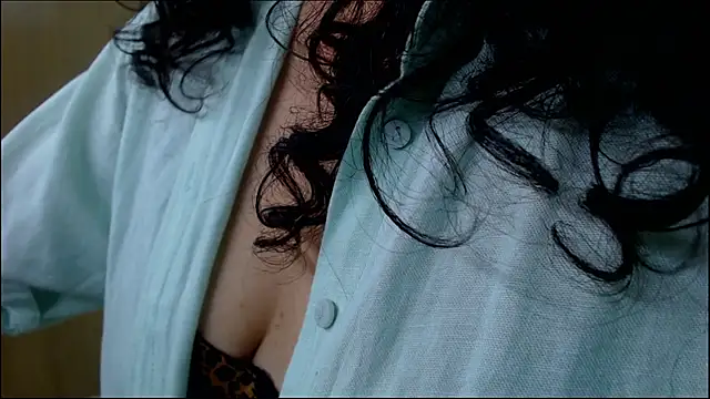 Snapshot of arianna_ros3 chatting on September 22, 12:31 am arianna ros3 online show from September 22, 12:31 am