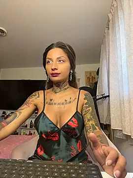Lucky Deniz online show from August 5, 10:10 am