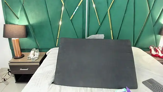 Snapshot of Tamara_Myller chatting on October 13, 12:41 pm Tamara Myller online show from October 13, 12:41 pm