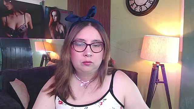 Snapshot of chloe_prg chatting on September 18, 5:50 am chloe prg online show from September 18, 5:50 am