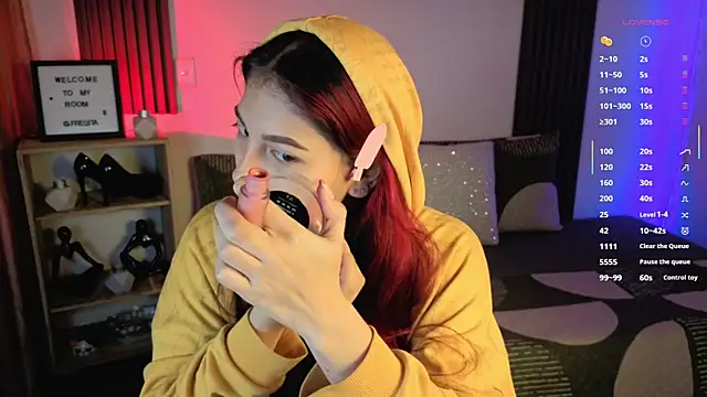 Fresita Rosita online show from October 9, 12:31 pm