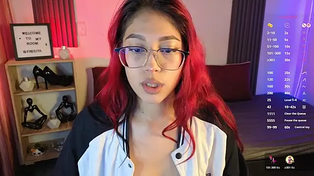 Fresita Rosita online show from October 17, 2:20 pm