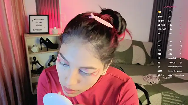 Fresita Rosita online show from September 20, 2:15 pm