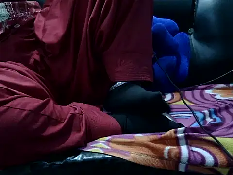 Housewife12 online show from December 18, 8:30 am