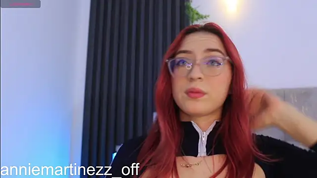 anniemartinezz online show from September 27, 1:51 pm