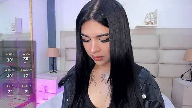 Snapshot of RoseCassie chatting on October 23, 1:06 pm RoseCassie online show from October 23, 1:06 pm