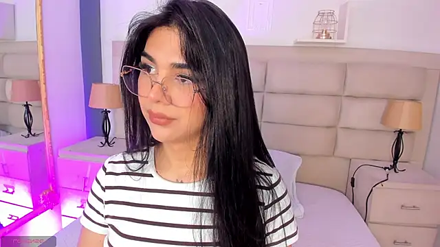 Snapshot of RoseCassie chatting on October 20, 1:47 pm RoseCassie online show from October 20, 1:47 pm