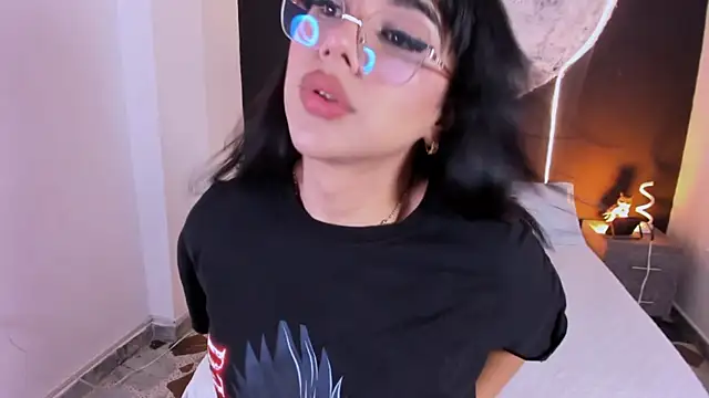 RoseCassie online show from December 5, 2:40 pm