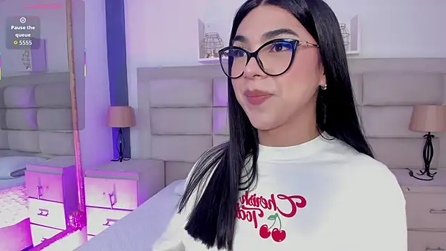 Snapshot of RoseCassie chatting on October 10, 2:00 pm RoseCassie online show from October 10, 2:00 pm