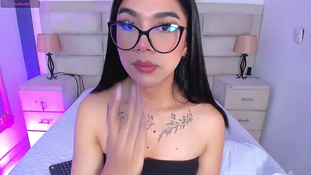 Snapshot of RoseCassie chatting on September 21, 3:10 pm RoseCassie online show from September 21, 3:10 pm