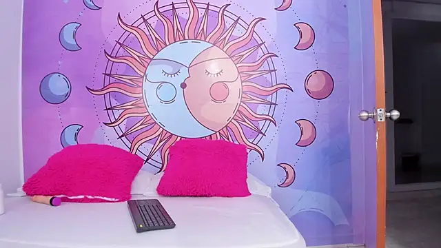 Snapshot of Mariana_16_ chatting on October 24, 7:43 pm Mariana 16  online show from October 24, 7:43 pm