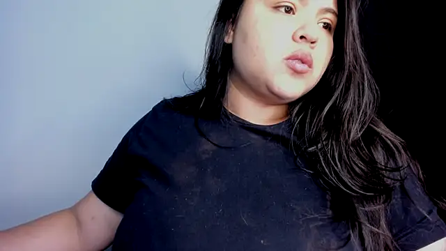 Snapshot of lizzie_c chatting on October 18, 3:53 am lizzie c online show from October 18, 3:53 am