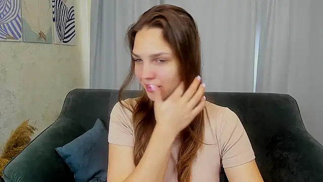 lesi bloom online show from September 18, 1:48 am