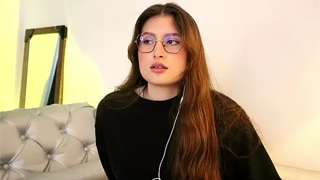 Daisha Riley online show from October 20, 1:47 pm