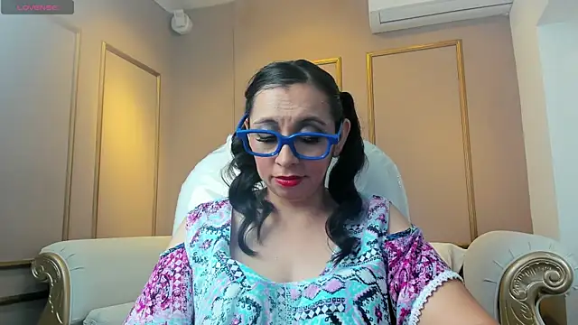 Snapshot of PerlaPreciosa chatting on October 22, 4:06 am PerlaPreciosa online show from October 22, 4:06 am